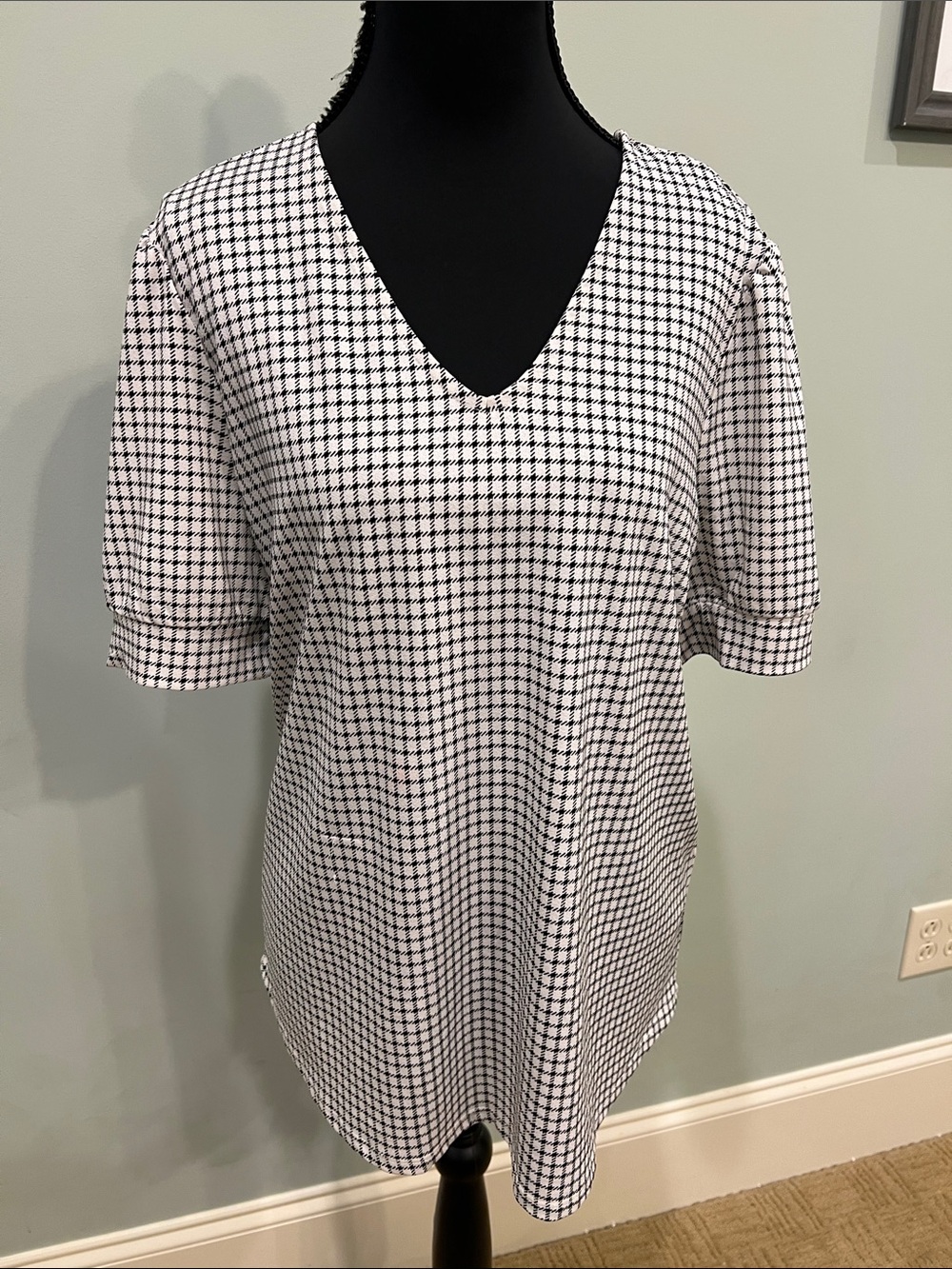 Adrianna Papell Black and White Checked V-Neck Blouse